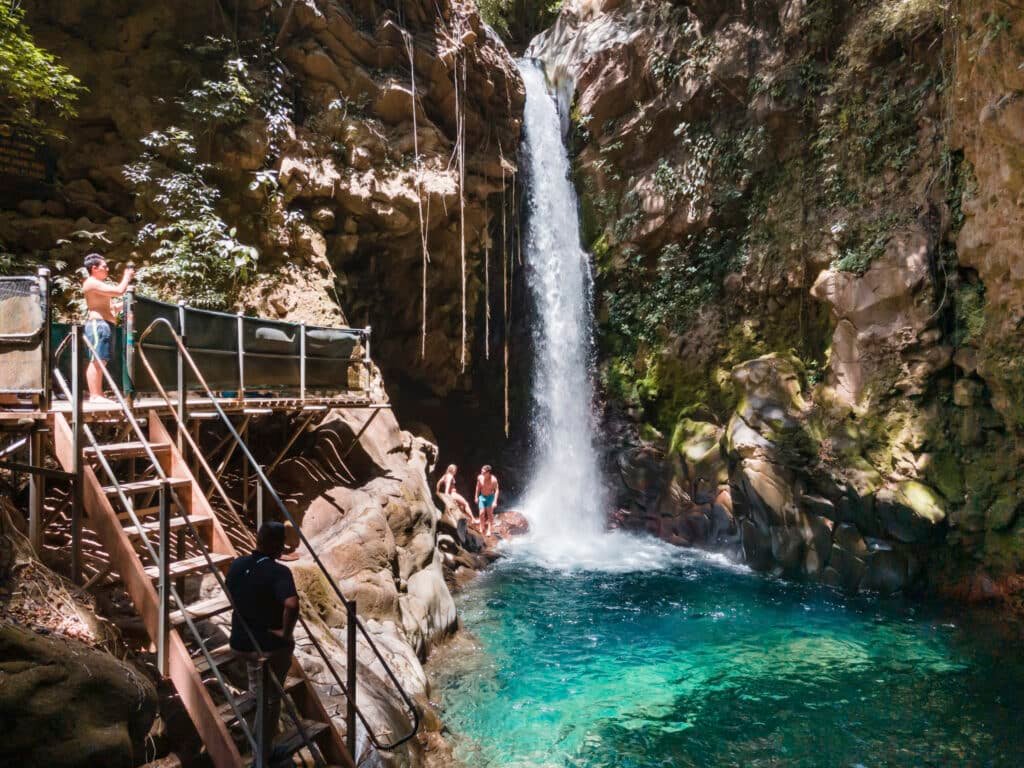 Oropendola waterfall viewing platform