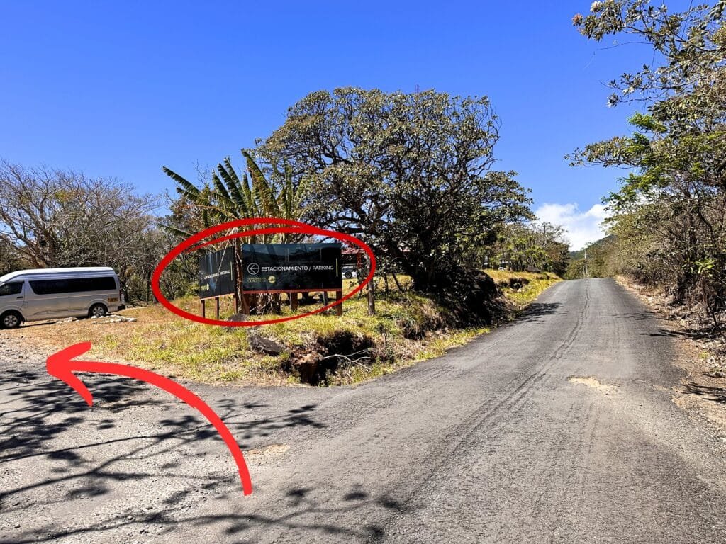 Parking area of Oropendola Waterfall