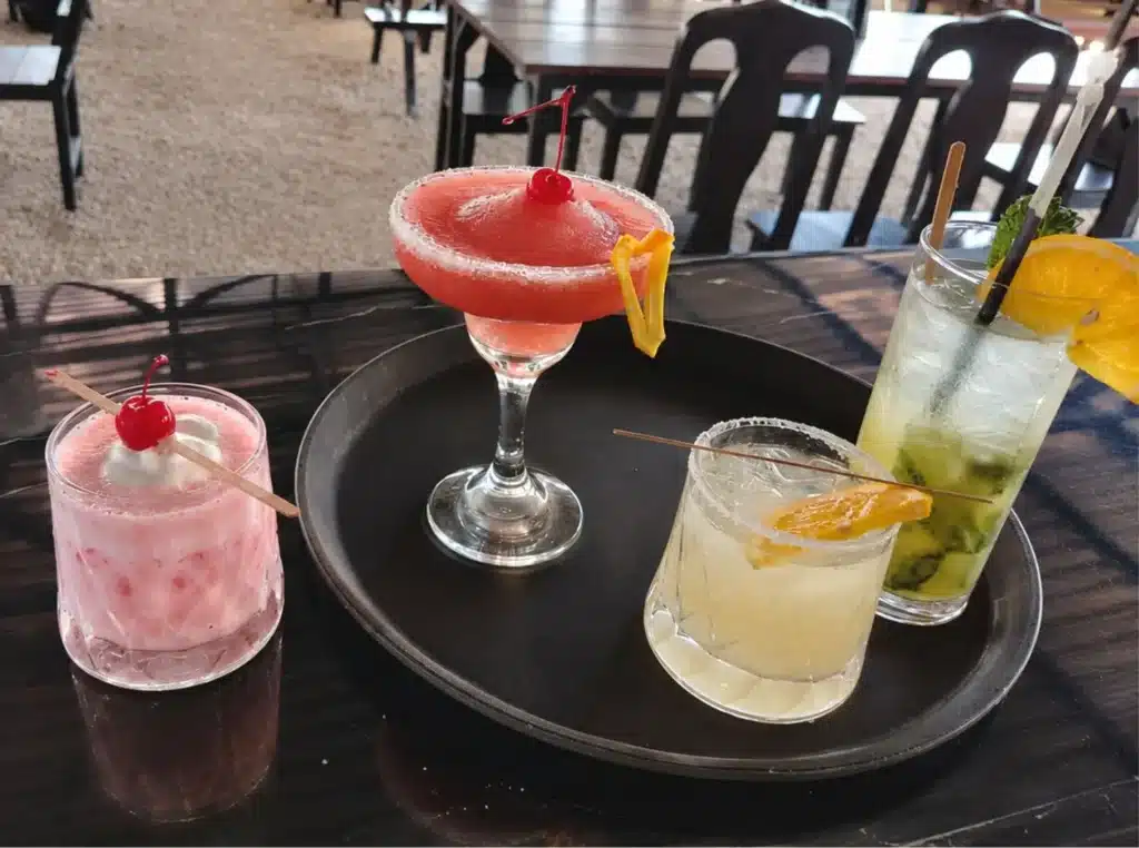 la leona waterfall restaurant