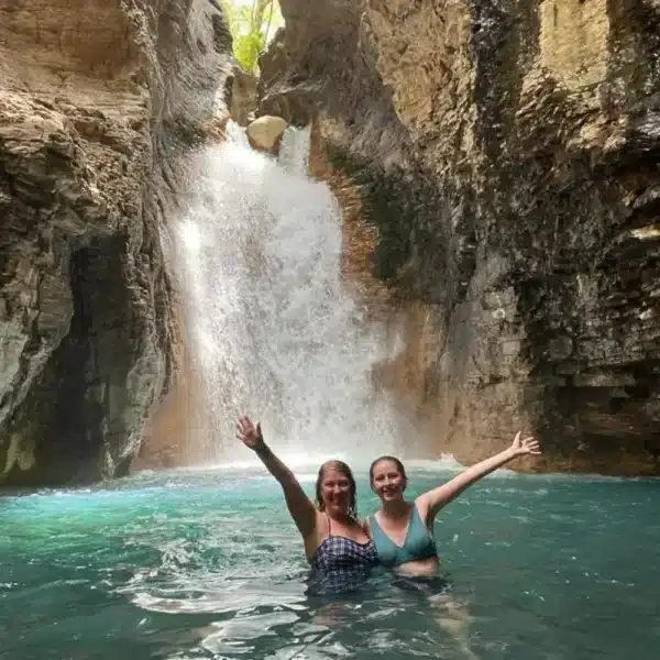 private hiking tour to la leona waterfall costa rica