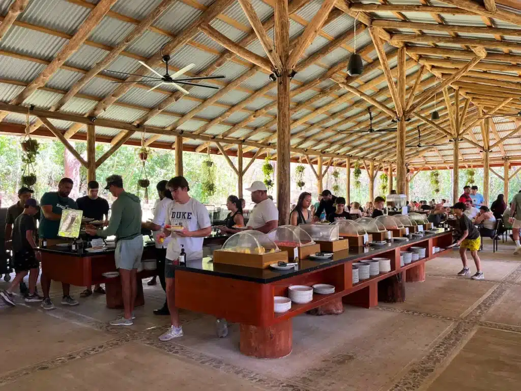 buffet lunch after visitng oropendola waterfall